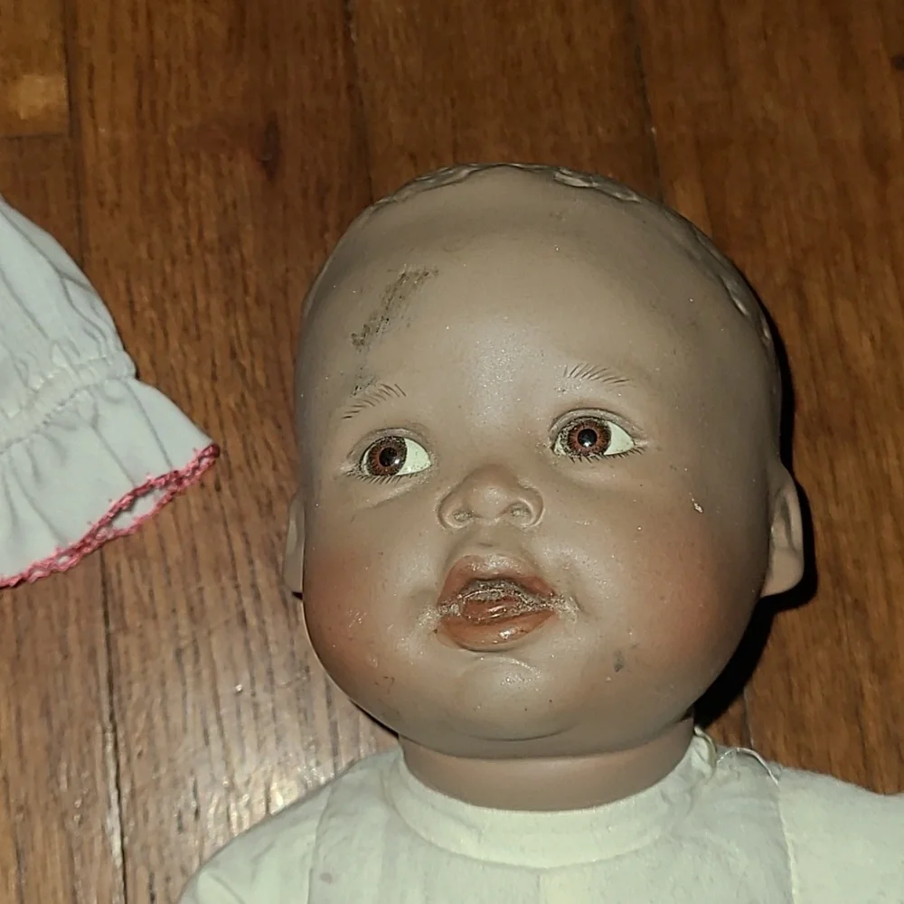 1993 YOLANDA bello‎ Porcelain Baby Doll Vintage Dress